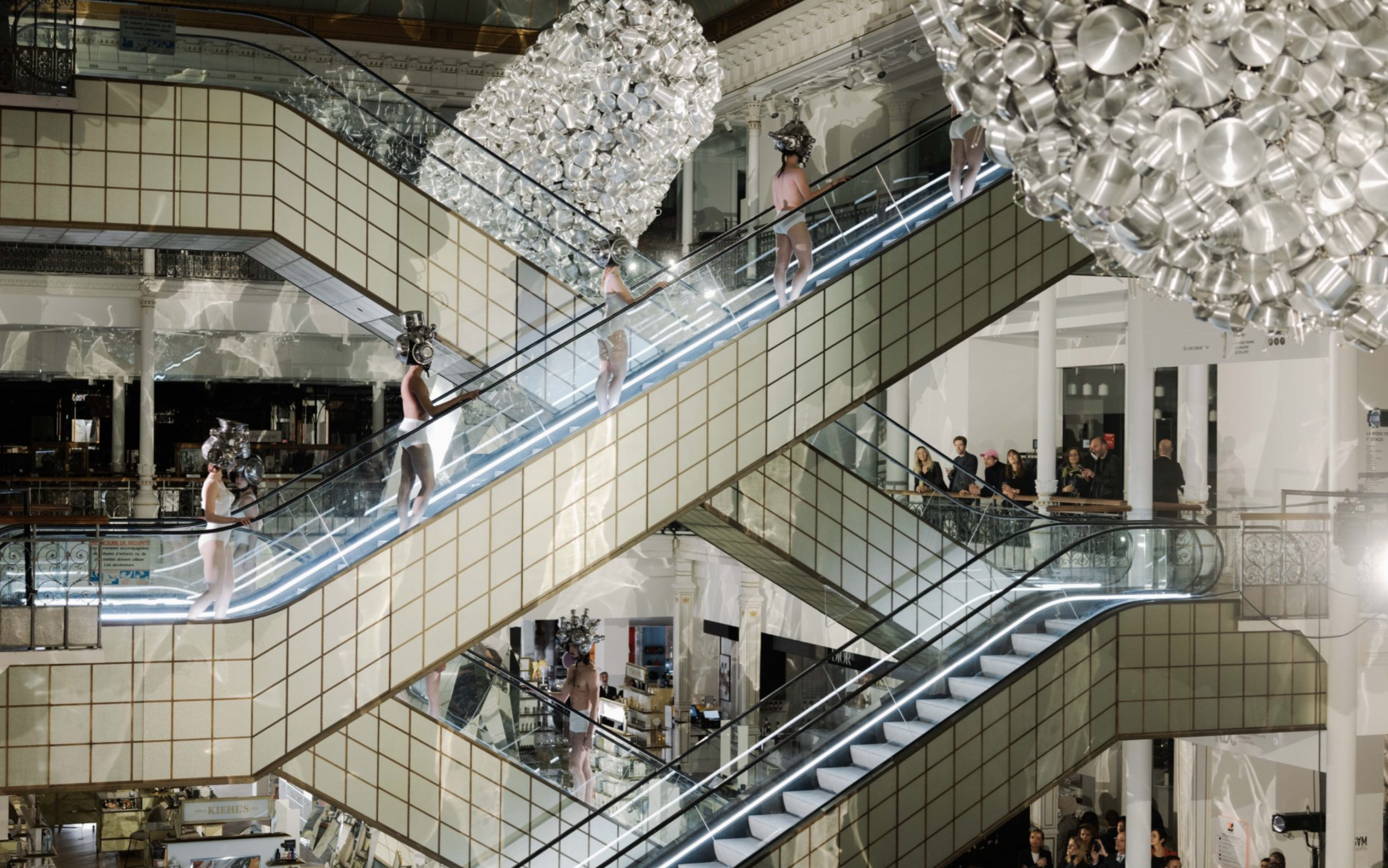 LE BON MARCHÉ INAUGURE “SANGAM”, NOUVELLE EXPOSITION MONUMENTALE DE SUBODH GUPTA